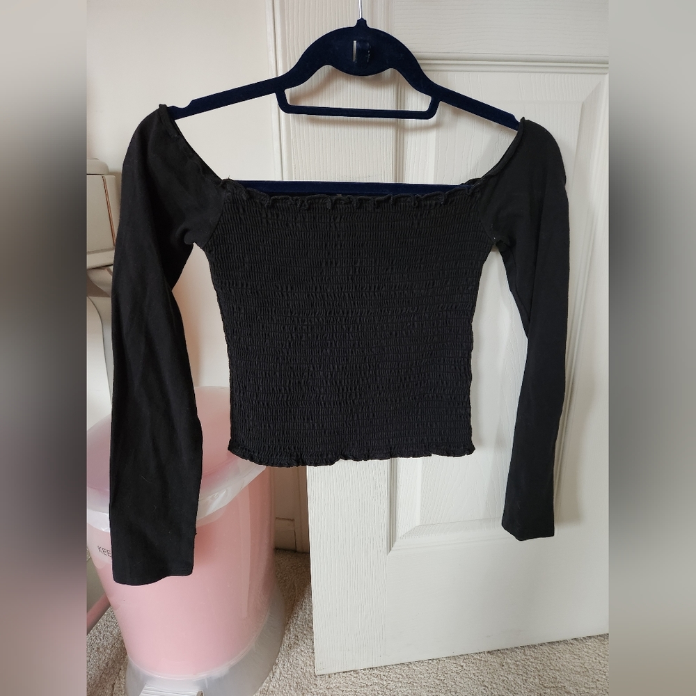 Hollister ribbed off the shoulder crop top